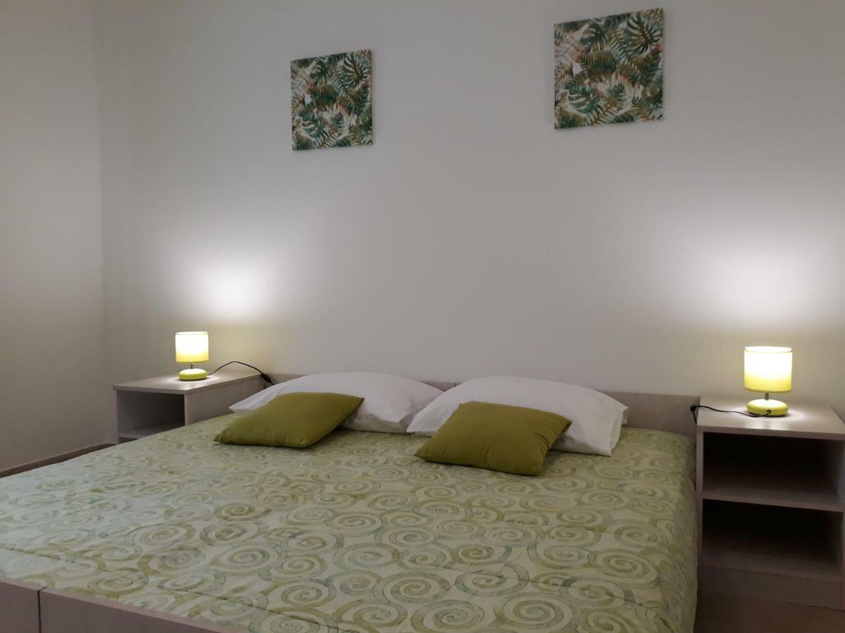 Apartments Jelicic Biograd Na Moru Exterior foto