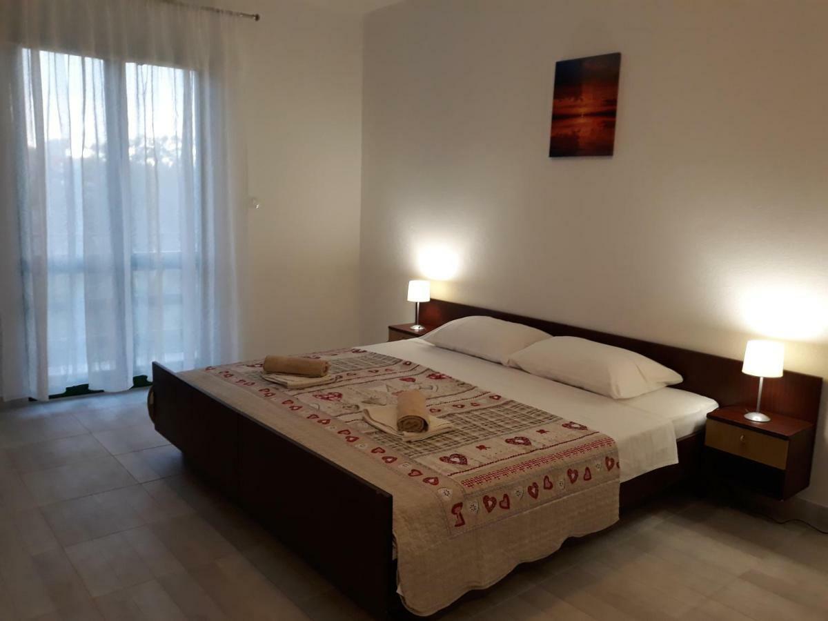 Apartments Jelicic Biograd Na Moru Exterior foto
