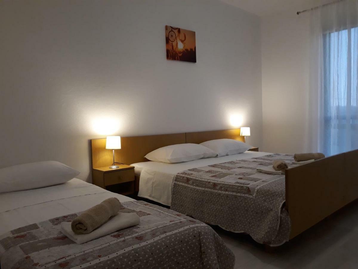 Apartments Jelicic Biograd Na Moru Exterior foto
